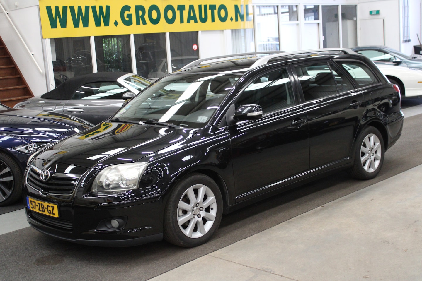 Toyota Avensis Wagon - 1.8 VVTi Luna Airco, Cruise control, Stuurbekrachtiging - AutoWereld.nl