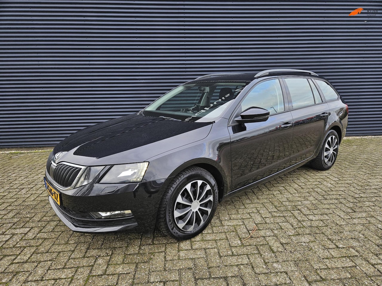 Skoda Octavia Combi - - 1.4 TSI Ambition | AUTOMAAT | PDC | APP+ | ZEER NET! - AutoWereld.nl