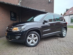 Volkswagen Tiguan - 1.4 TSI Sport&Style 122PK Trekhaak / Cruise Controle / Navigatie / Blouthoot / Parkeer Sen