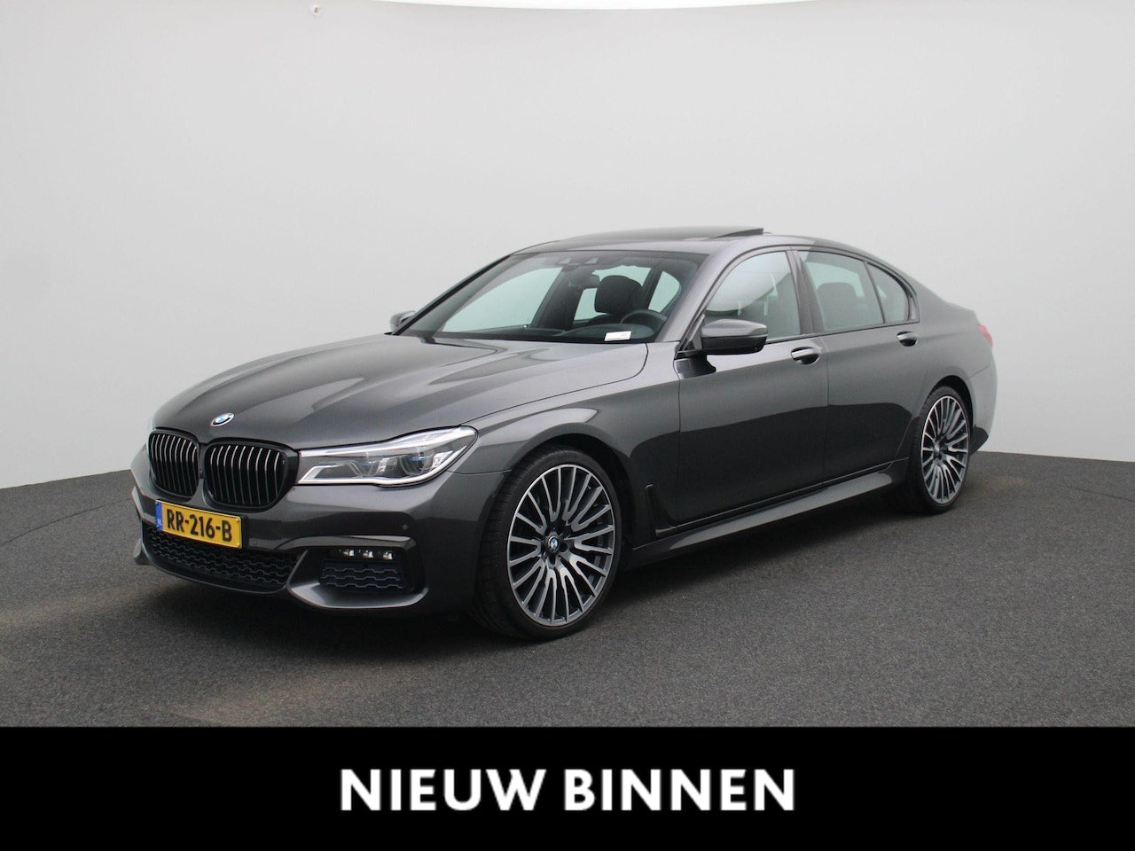 BMW 7-serie - 740i High Executive | Lederen Bekleding | Camera | Navigatie | Stoelverwarming | Panoramad - AutoWereld.nl