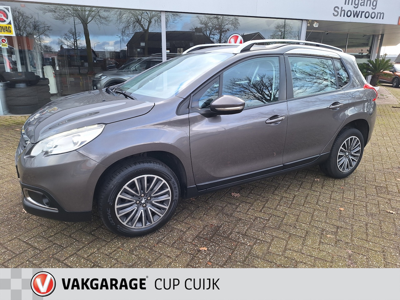 Peugeot 2008 - 1.2 VTi Active Pack Premium Navigatie/Airco/Cruise Control - AutoWereld.nl