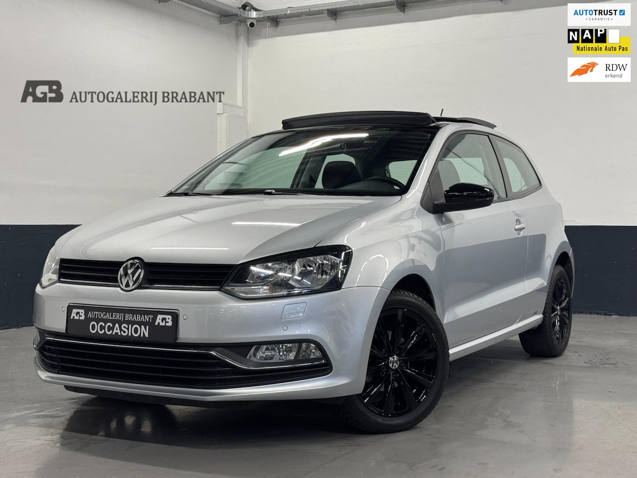 Volkswagen Polo - 1.2 TSI Highline Automaat/Panoramadak/Navi - AutoWereld.nl