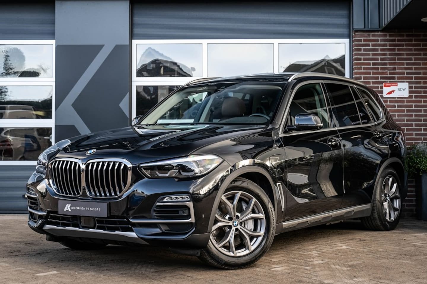 BMW X5 - xDrive 45e xLine | Panorama | Active Steering | Head-Up | 360 | Luchtvering | Comfort Stoe - AutoWereld.nl