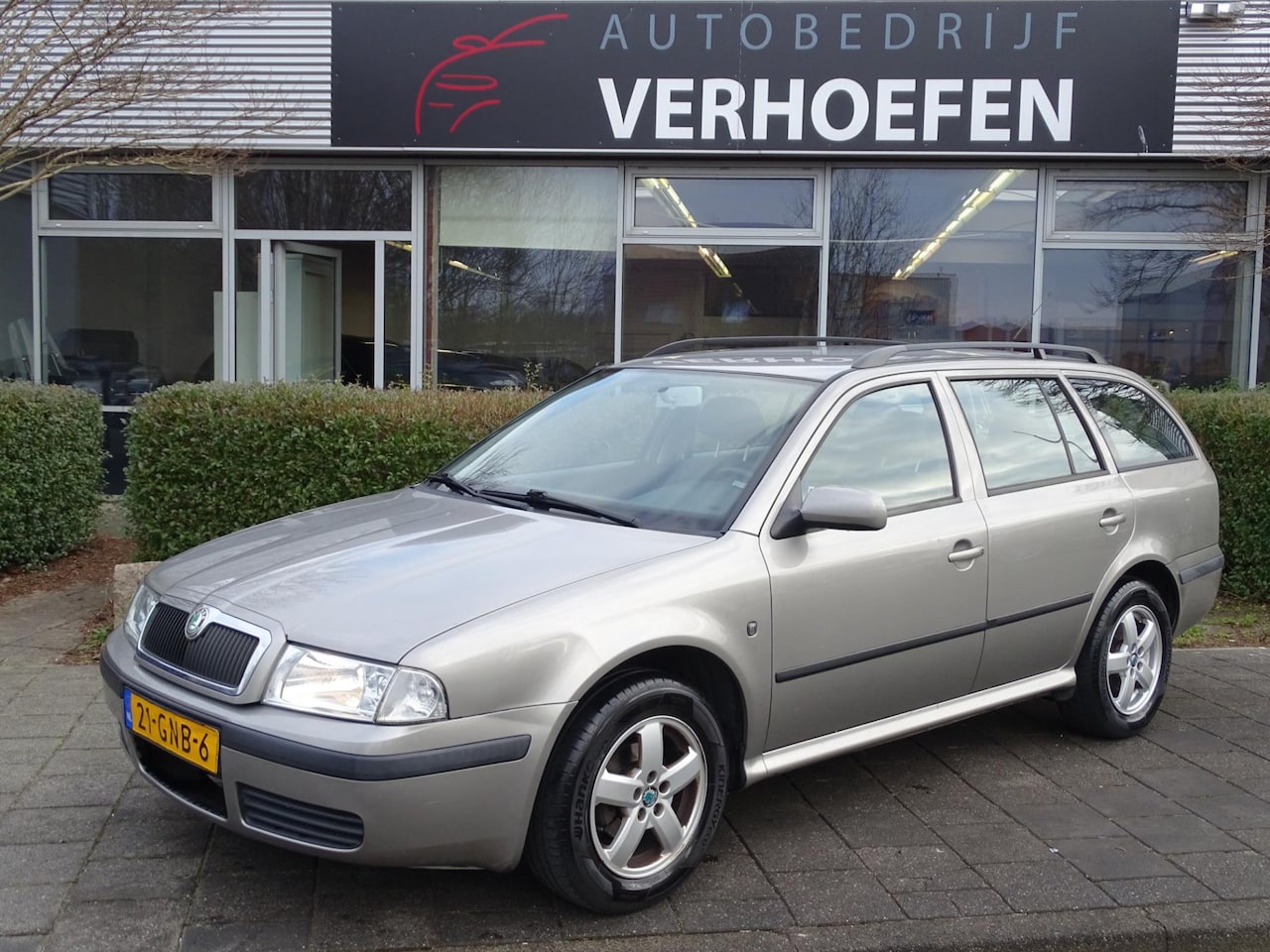 Skoda Octavia Combi - 1.6 Démarrage - CLIMATE / CRUISE CONTROL - TREKHAAK - ELEKTR RAMEN / SPIEGELS - AutoWereld.nl