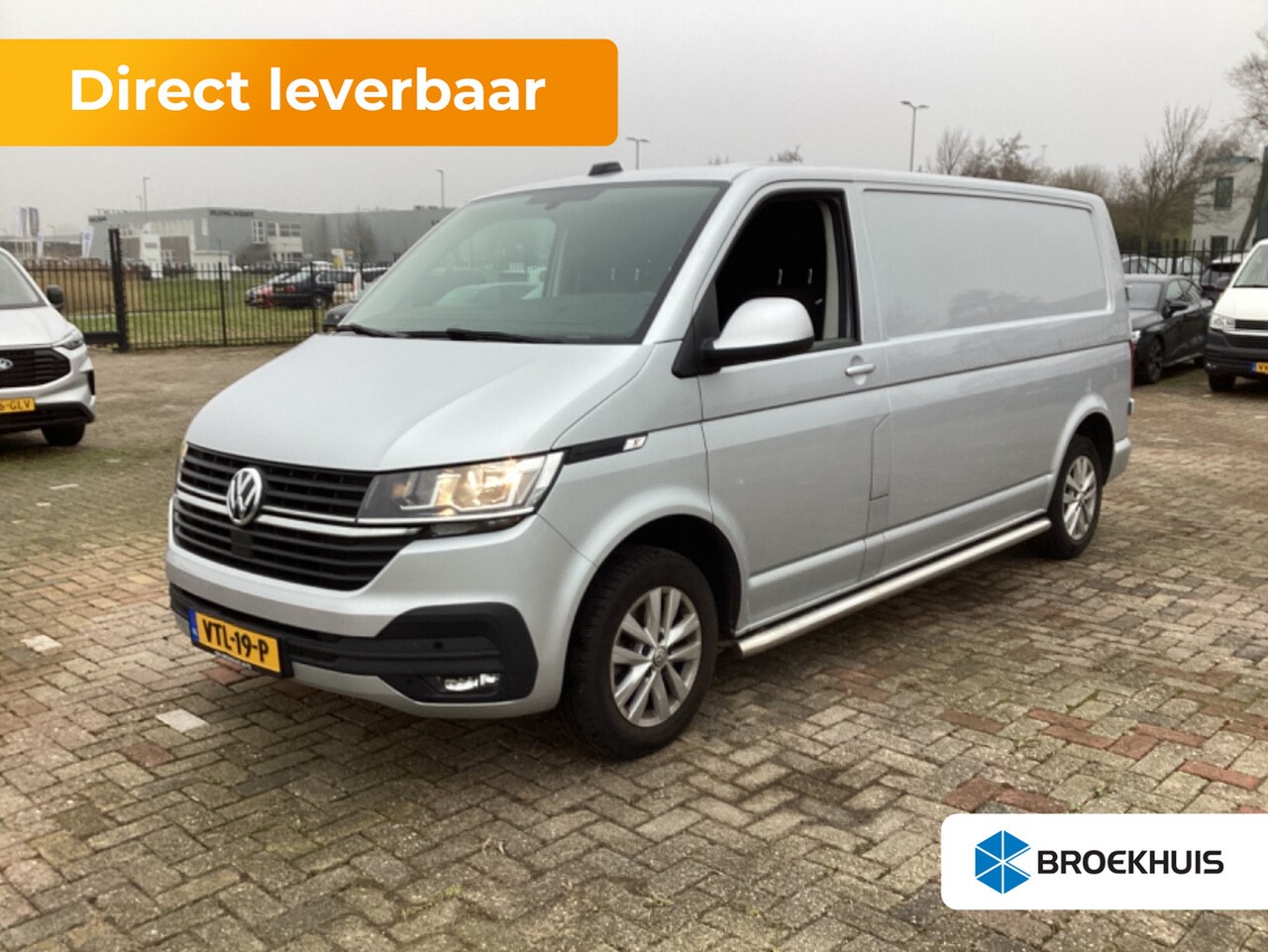 Volkswagen Transporter - 2.0 TDI L2H3 28 Highline | 2 zitplaatsen rechtsvoor | DAB ontvanger | bumpers in carrosser - AutoWereld.nl