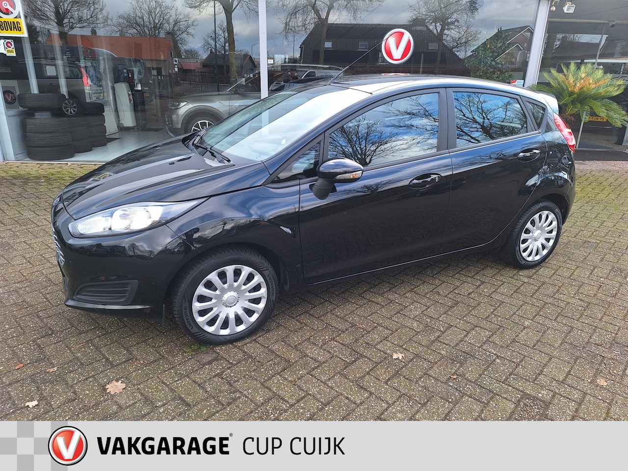 Ford Fiesta - 1.0 Style Airco/Navigatie/Bleutooth/Trekhaak/Distributieriem vervangen - AutoWereld.nl