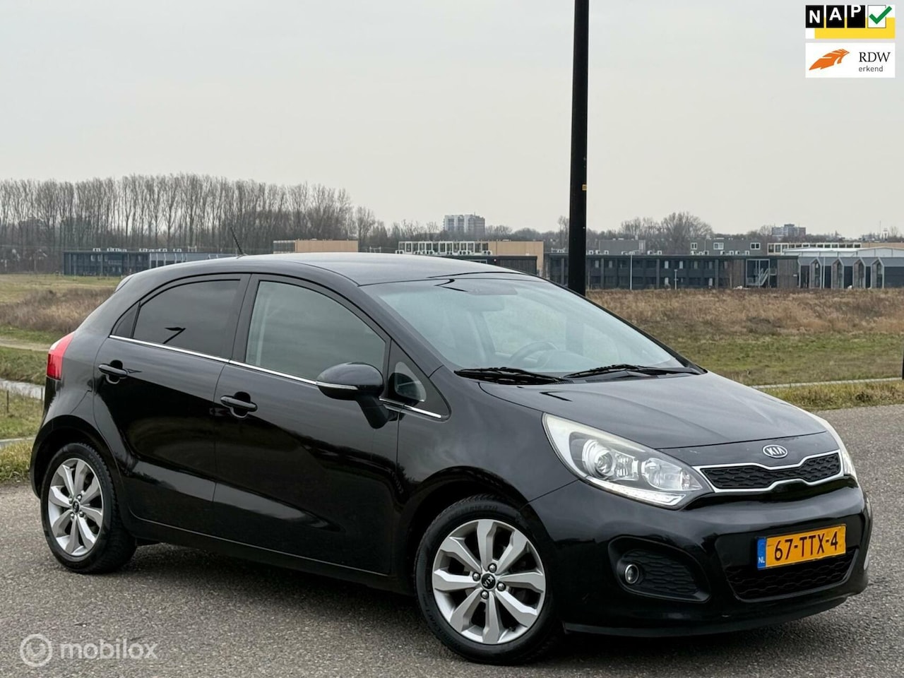 Kia Rio - 1.2 2e Eignr/ Start/ Stop/ Led/ Cruise/ Nap/ Boekjes - AutoWereld.nl