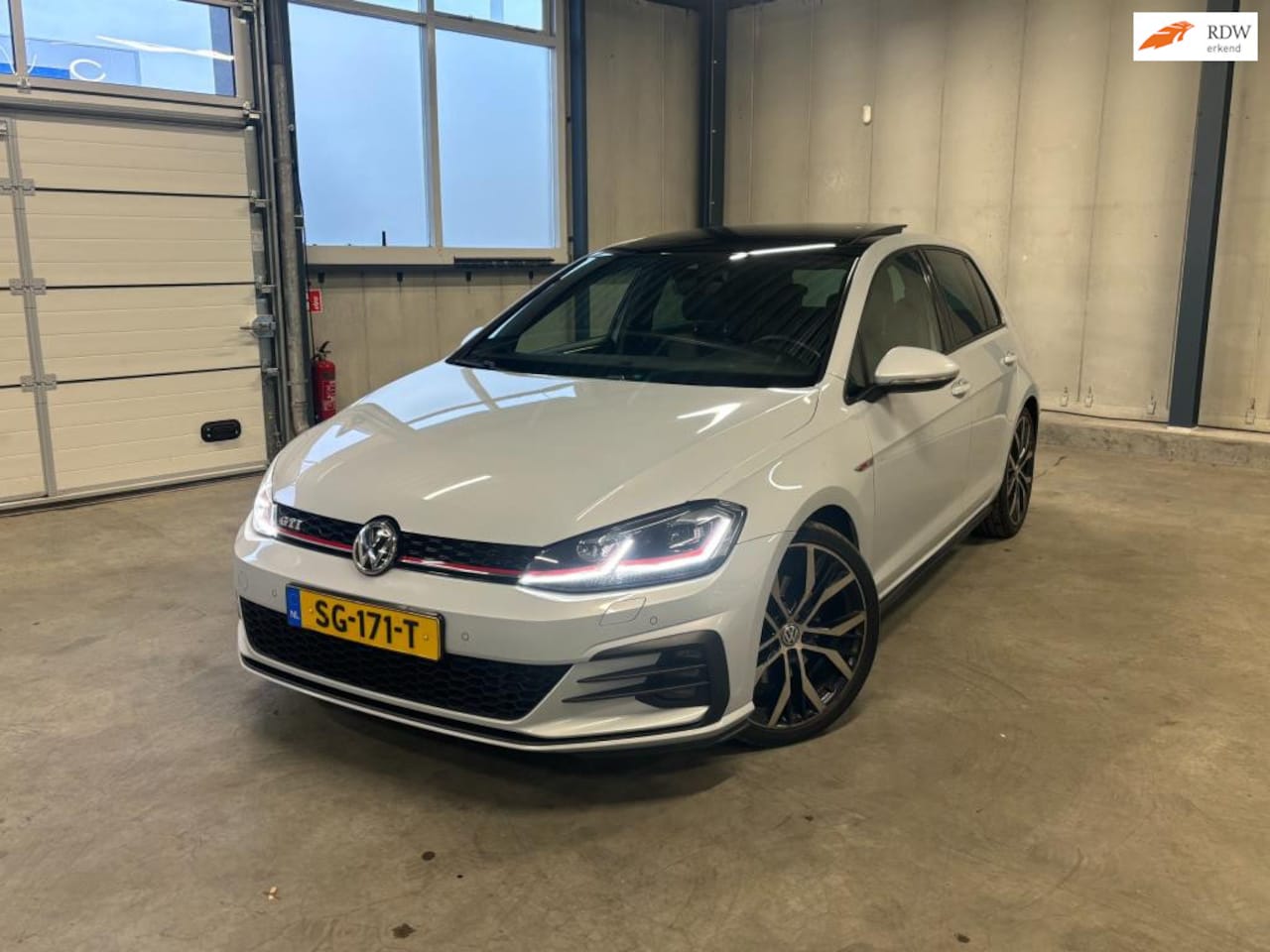 Volkswagen Golf - 2.0 TSI GTI Performance|Keyless|ACC|Camera|DSG| - AutoWereld.nl