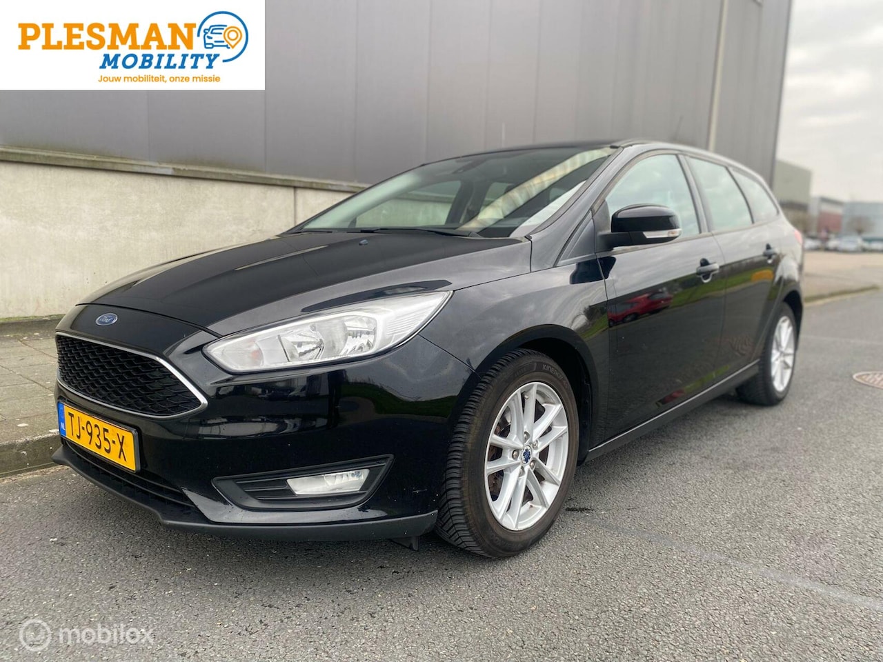 Ford Focus Wagon - 1.0 Titanium Clima * Cruise * - AutoWereld.nl