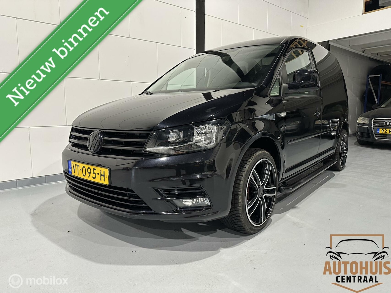 Volkswagen Caddy - Bestel 2.0 TDI L1H1 BMT Highline*Trekhaak*Lmvelgen - AutoWereld.nl