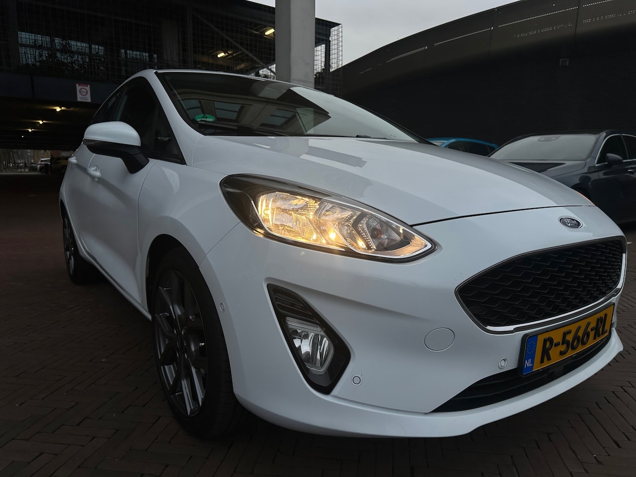 Ford Fiesta - 1.0 EcoBoost Titanium Adaptief Cruise Camera Distributie Vervangen - AutoWereld.nl