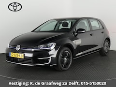 Volkswagen e-Golf - Black Edition 100 kW | Navigatie | Climate Control | Lichtsensor |