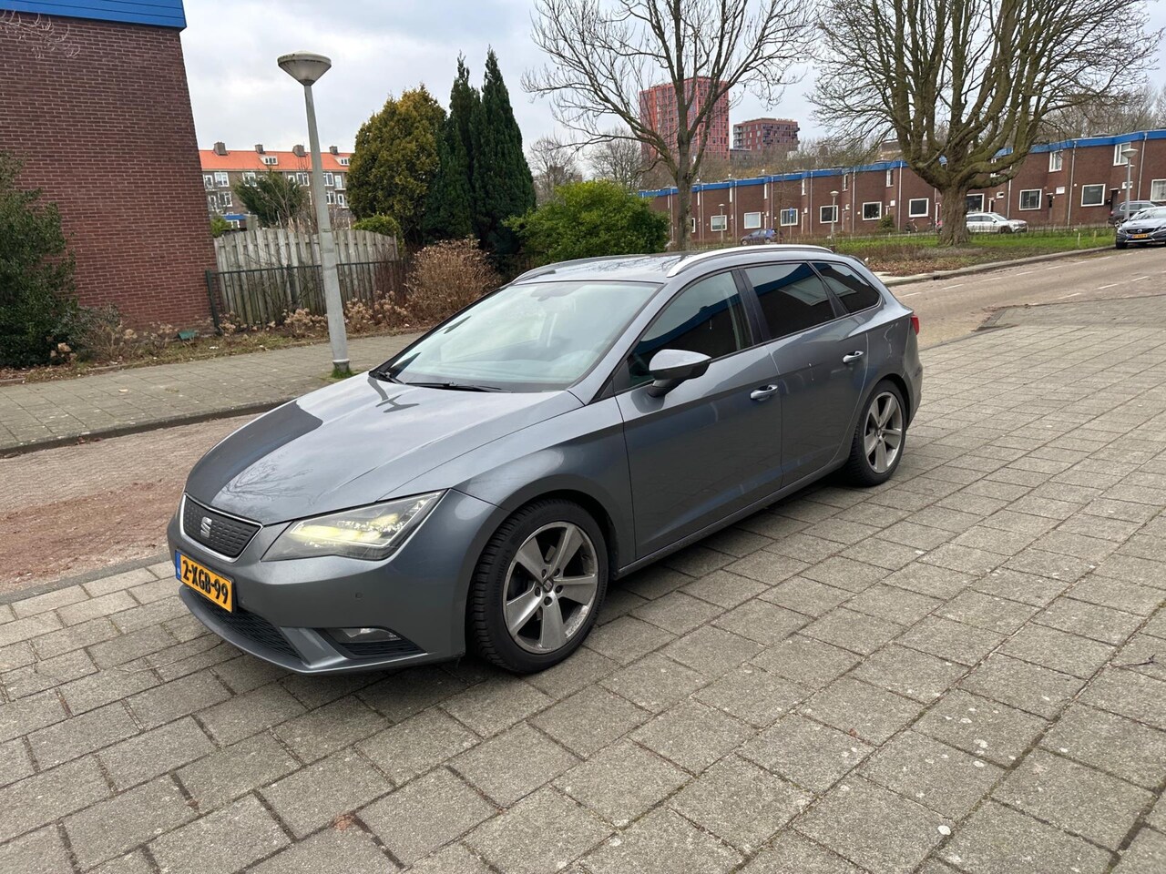 Seat Leon - 1.6 TDI Style Business Ecomotive Airco Cruise NAVI - AutoWereld.nl