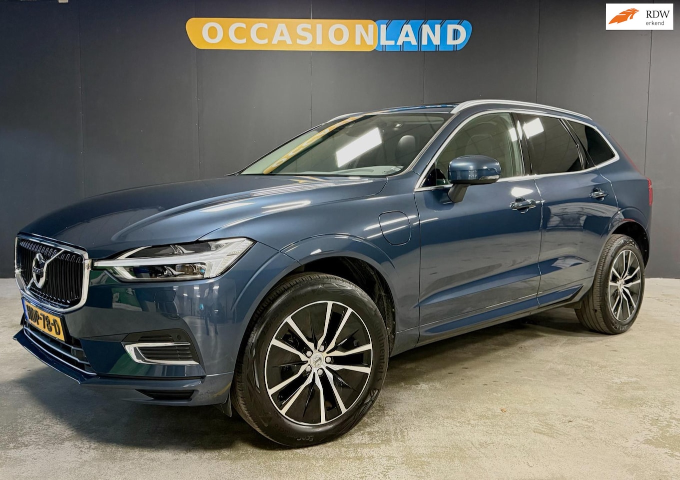 Volvo XC60 - 2.0 T8 Twin Engine AWD Momentum Pro |PANO|19"|CAM+PDC|CARPLAY - AutoWereld.nl