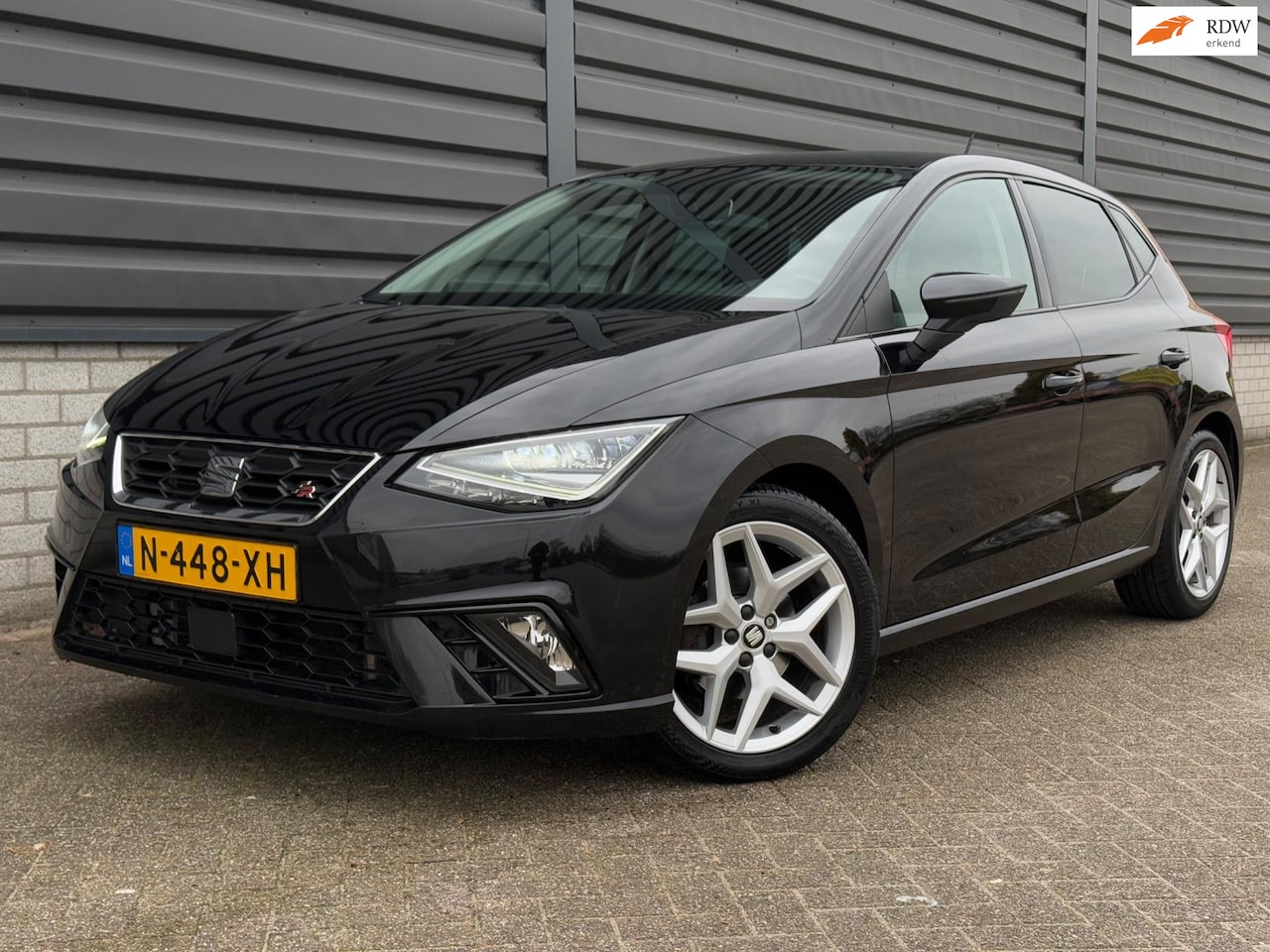 Seat Ibiza - 1.0 TSI Style Business FR AUTOMAAT LED, NAVI, CRUISE - AutoWereld.nl