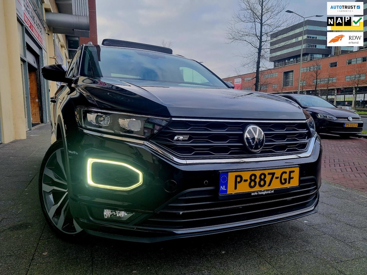 Volkswagen T-Roc - 1.5 TSI R-line Automaat PanoDak Sfeerverl - AutoWereld.nl