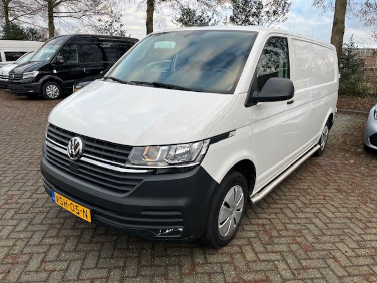 Volkswagen Transporter - 2.0 TDI L2H1 28 Comfortline 2.0 TDI L2H1 28 Comfortline - AutoWereld.nl