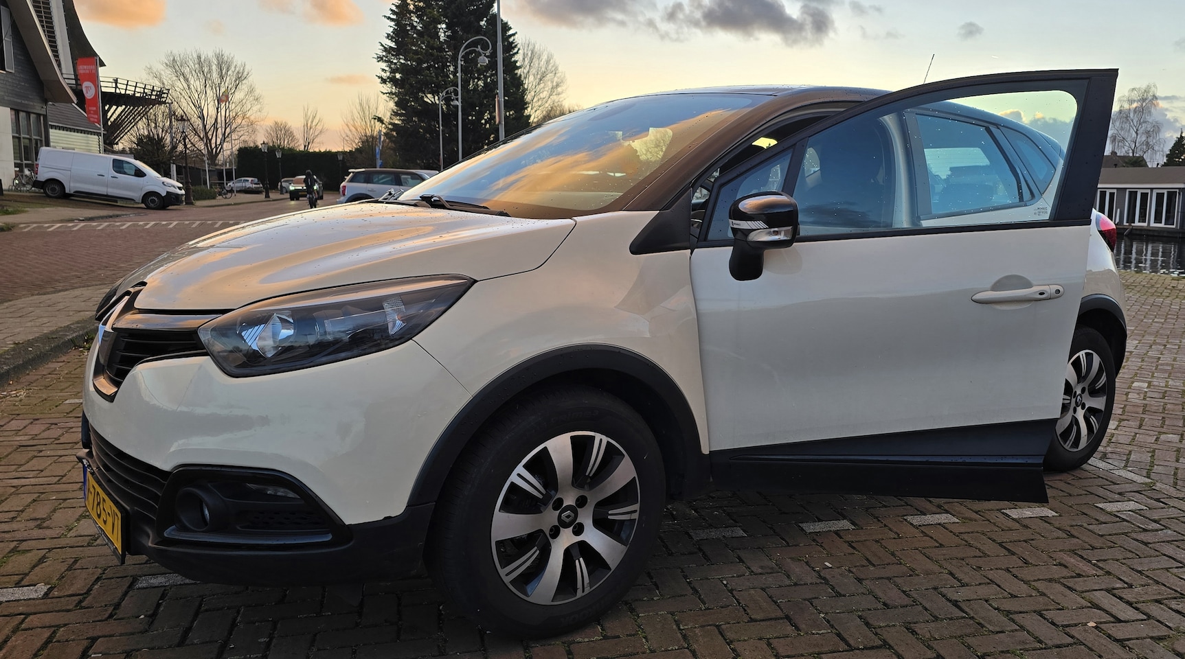 Renault Captur - 0.9 TCe Helley Hansen Turbo - AutoWereld.nl