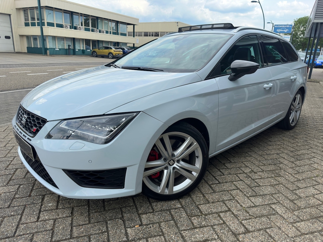 Seat Leon ST - 2.0 TSI Cupra 280 350 Pk Stage 1 - AutoWereld.nl