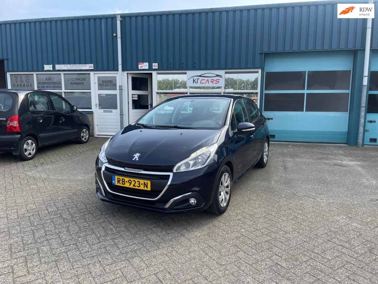 Peugeot 208 - 1.0 PureTech Access - NIEUWE APK - PARKEERSENSOREN - STOELVERWARMING - AIRCO -RADIO MET BL - AutoWereld.nl