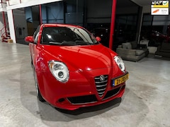 Alfa Romeo MiTo - 1.4 Distinctive / Clima / Cruise / PDC /