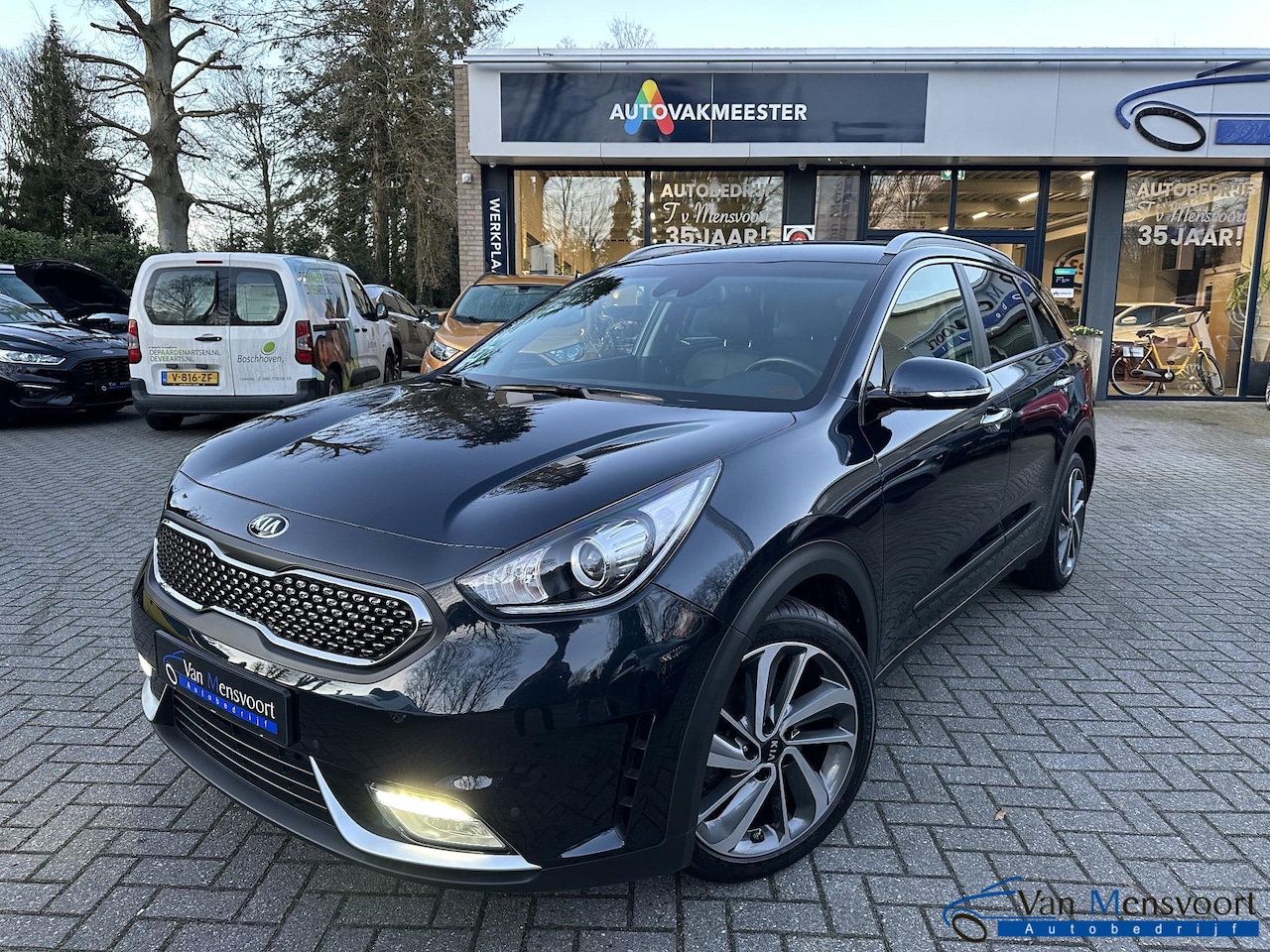 Kia Niro - 1.6 GDi Hybrid Automaat DynamicLine 1eEig|Navi|LED|DAB|Keyless|Camera - AutoWereld.nl