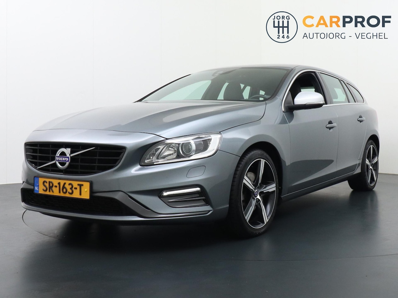 Volvo V60 - 2.0 T4 Business Sport NAP | Navigatie | Camera | LMV | - AutoWereld.nl