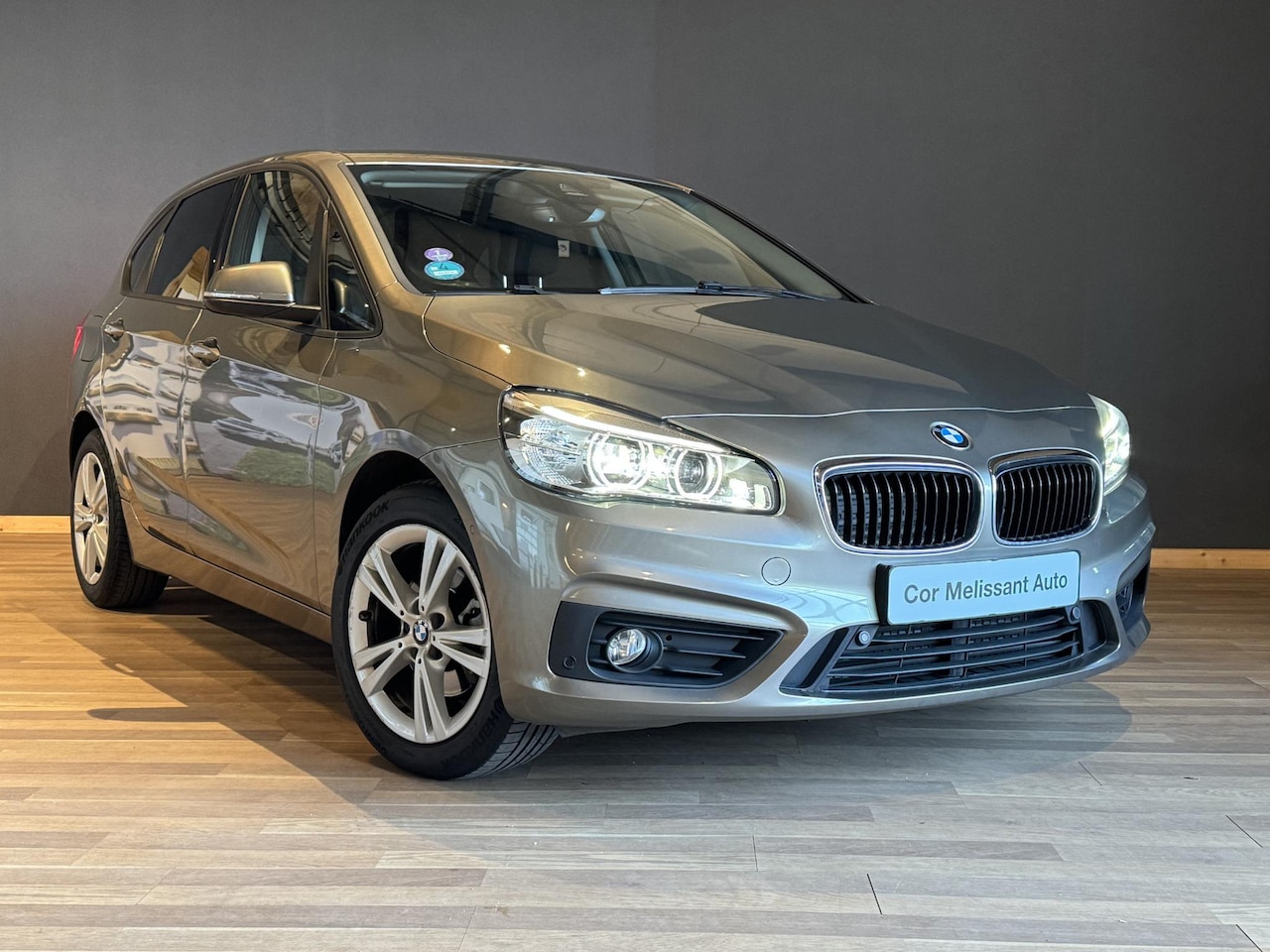 BMW 2-serie Active Tourer - 218i High Executive TREKHAAK | NAVI | PDC - AutoWereld.nl