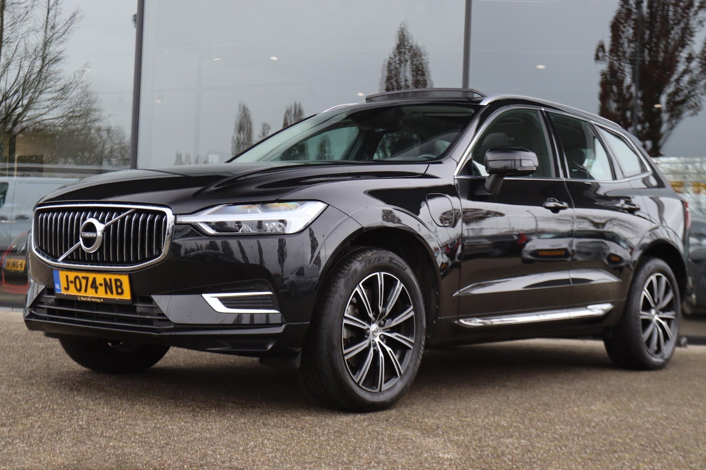 Volvo XC60 - 2.0 RECHARGE T6 AWD INSCRIPTION | PANO | TREKHAAK | LEDER | KEY-LESS | CAMERA | ADAP. CRUI - AutoWereld.nl