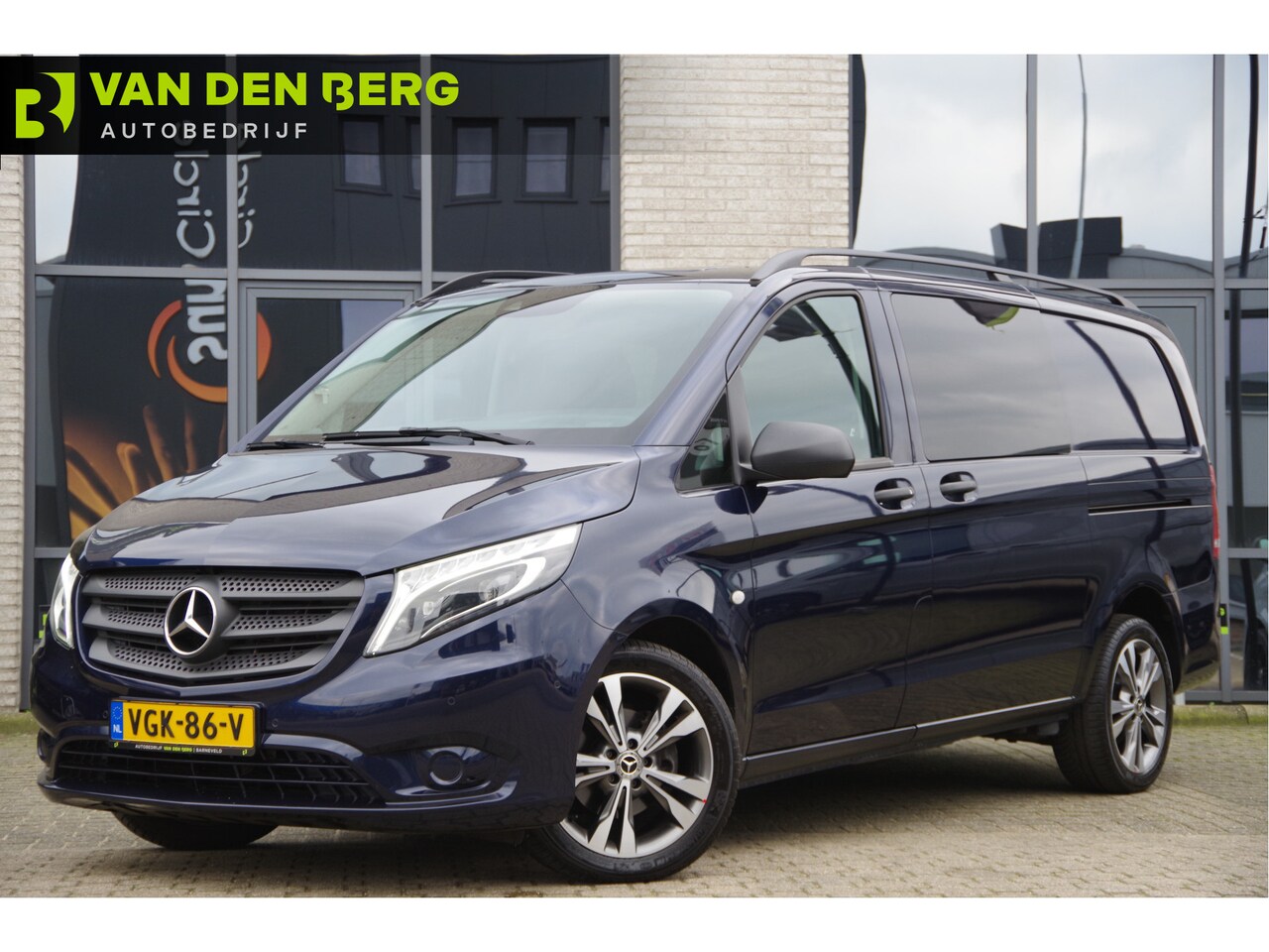 Mercedes-Benz Vito - 114 CDI L2 DC-5P, AUT. LED, 2X SCHUIFDEUR, TREKHAAK, CAMERA, NAVI, CRUISE, CLIMA, PARKEERS - AutoWereld.nl