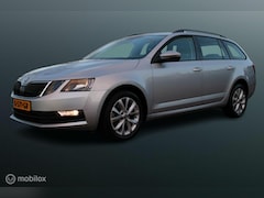 Skoda Octavia Combi - 1.0 TSI 116 PK Greentech Business Edition, Trekhaak, Navi, App connect, Pdc, Donker glas,