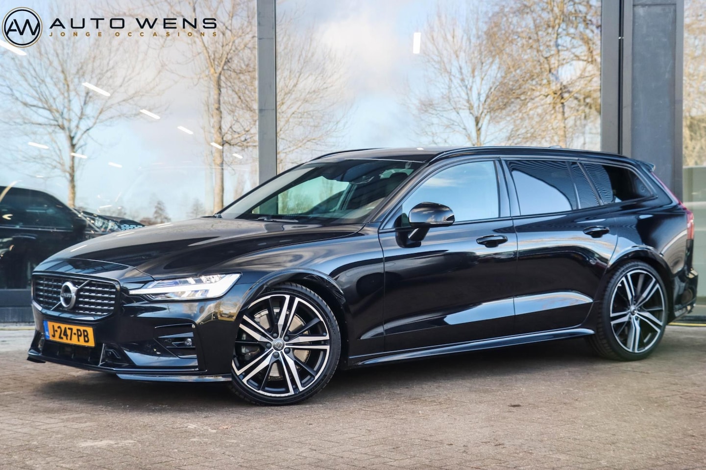 Volvo V60 - 2.0 B5 250pk R-Design | Elektr. trekhaak | 20'' - AutoWereld.nl