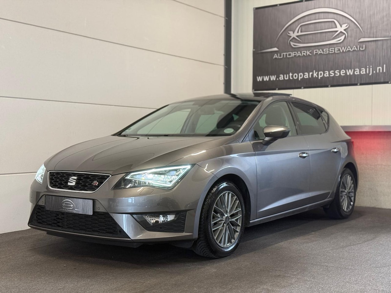 Seat Leon - 1.4 EcoTSI FR Pano, Cruise Control, LED, Stoelverwarming, Navigatie, Elektrische Ramen, Vo - AutoWereld.nl