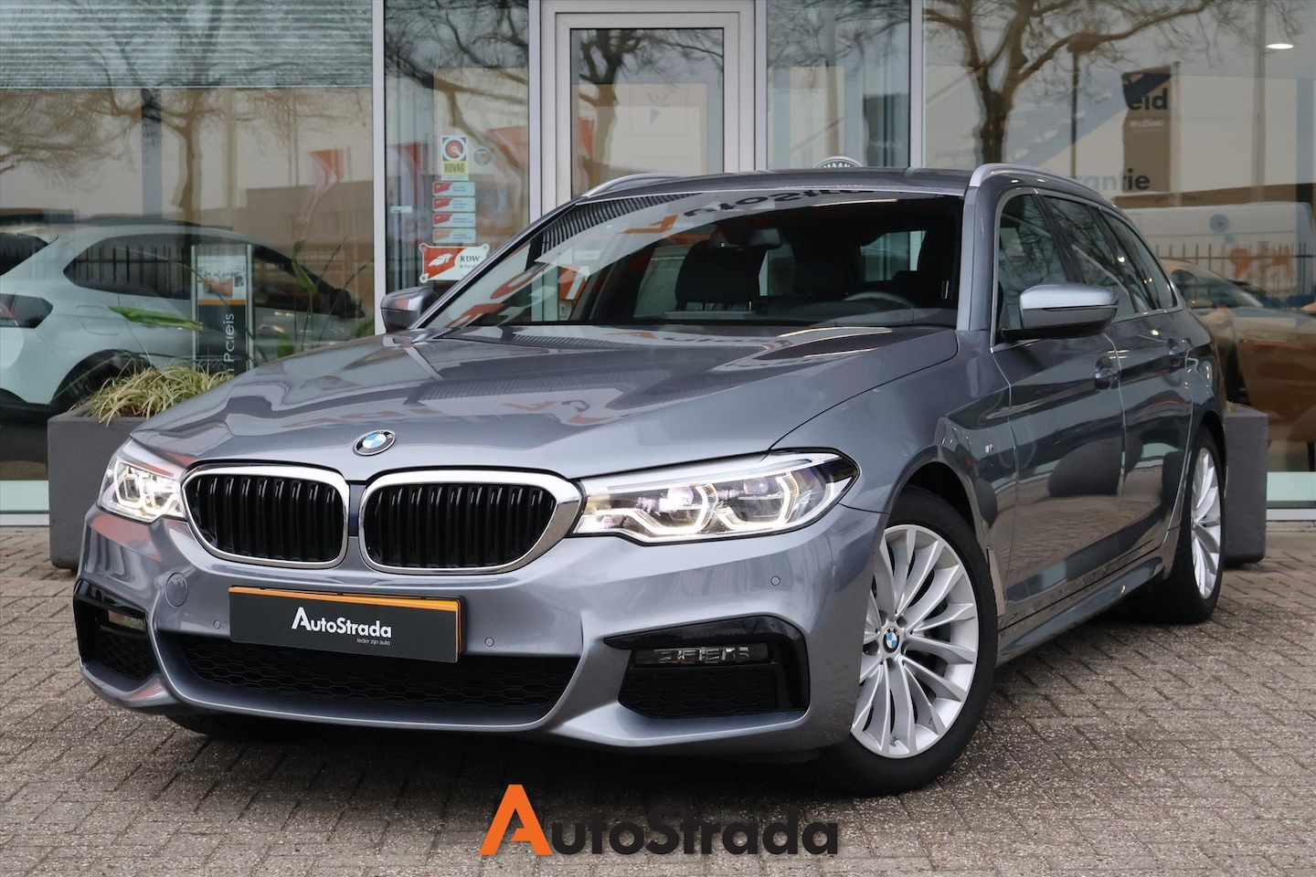 BMW 5-serie Touring - (g31) 520i M-Sport 184pk Aut. Leder | Virtual | Comfort Seats | Trekhaak | Camera - AutoWereld.nl