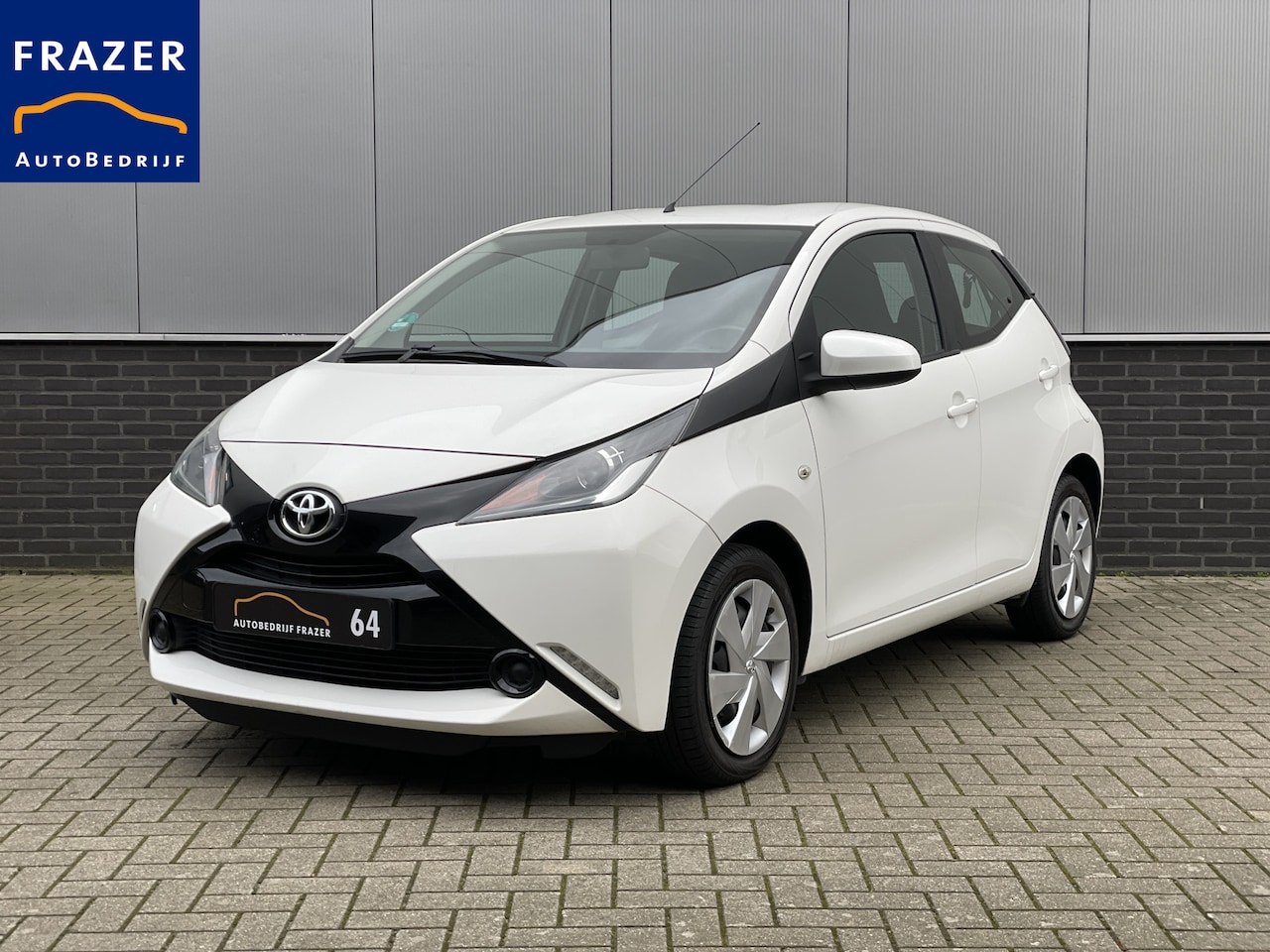 Toyota Aygo - 1.0 VVT-i x-play RIJKLAAR - AutoWereld.nl