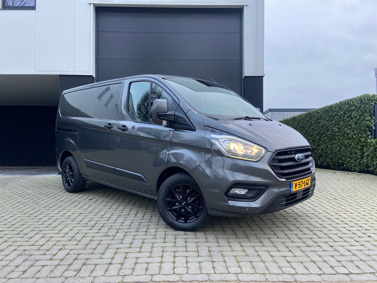 Ford Transit Custom - 300 2.0 TDCI - L1H1 - Automaat - Euro 6 - 130 pk - AutoWereld.nl