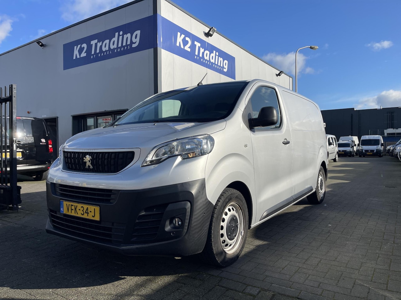 Peugeot Expert - 1.5 BlueHDI 100 Standard Premium APPLE CARPLAY, NAVI, CAMERA - AutoWereld.nl