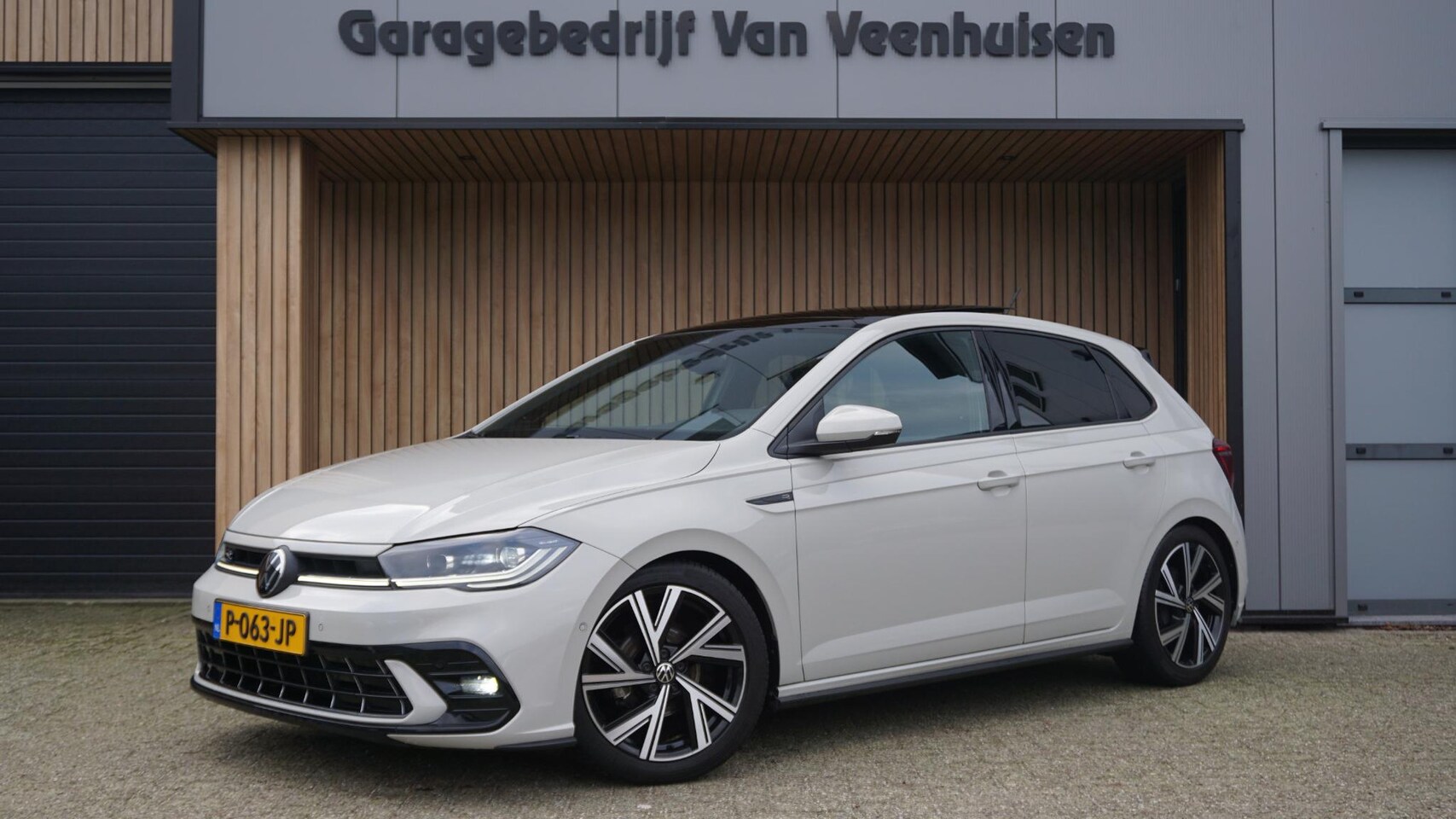 Volkswagen Polo - 1.0 TSI 95pk 5Drs 3x R-Line Pano.Dak IQ Light 17inch LM BEATS Keyless Drive Select *NL aut - AutoWereld.nl