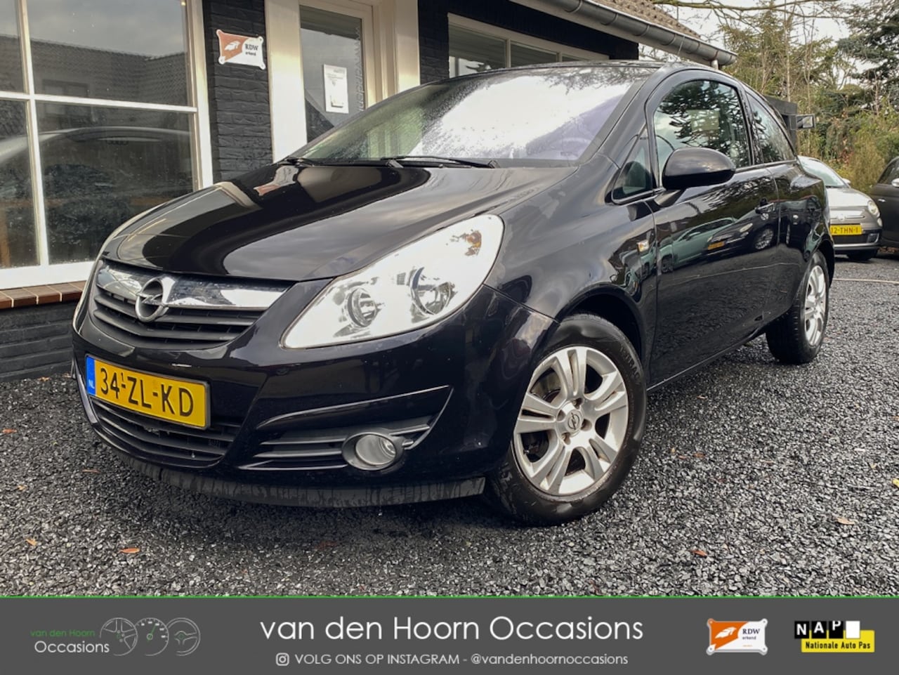 Opel Corsa - 1.4 SHUIFKANTELDAK | AIRCO | NW APK | LM VELGEN - AutoWereld.nl