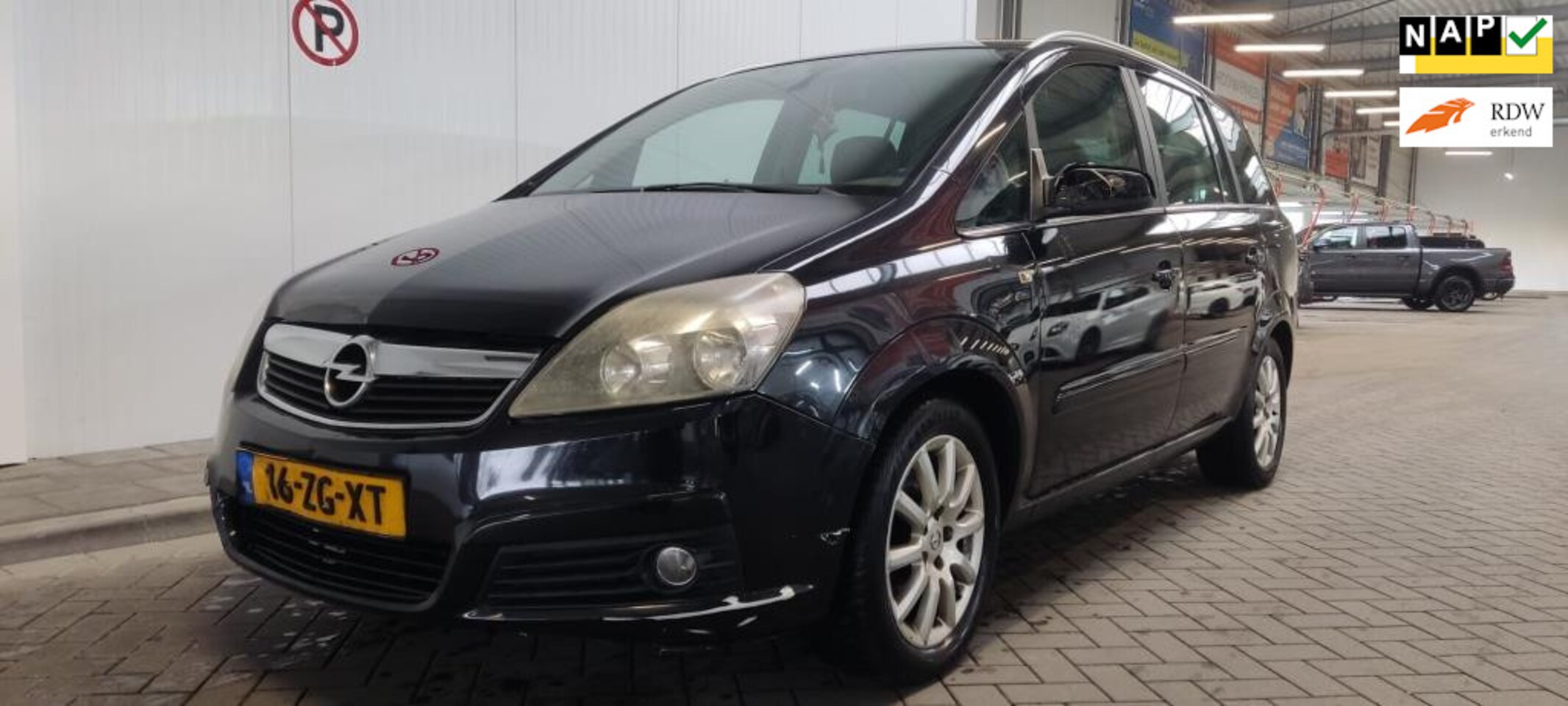 Opel Zafira - 1.9 CDTi Executive 1.9 CDTi Executive - AutoWereld.nl