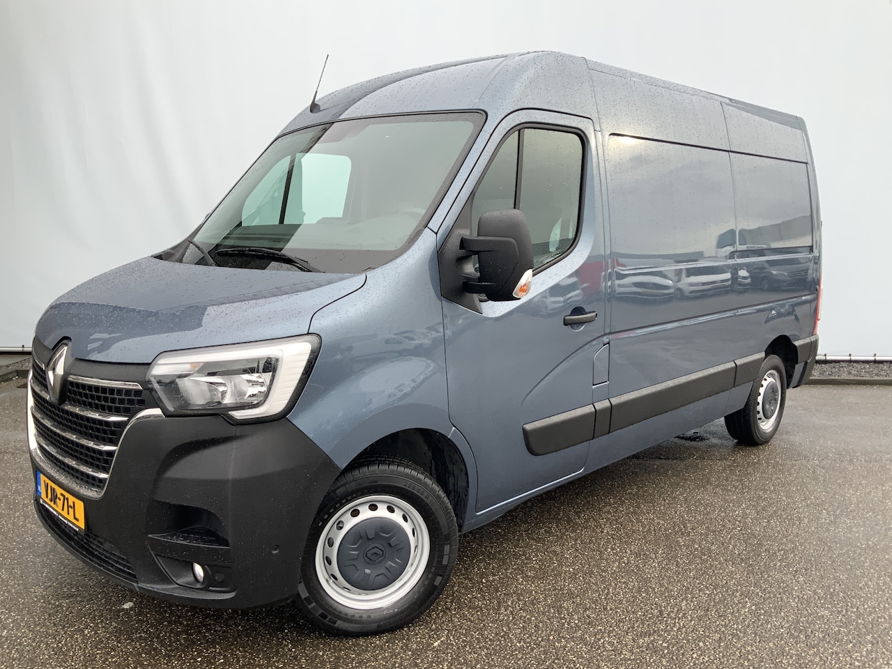 Renault Master - T33 2.3 dCi 135 L2H2 Koppaking Defect Airco Cruise 3 Zits Camera Navi Trekhaak 2500 kg Eur - AutoWereld.nl