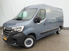 Renault Master - T33 2.3 dCi 135 L2H2 Koppaking Defect Airco Cruise 3 Zits Camera Navi Trekhaak 2500 kg Eur