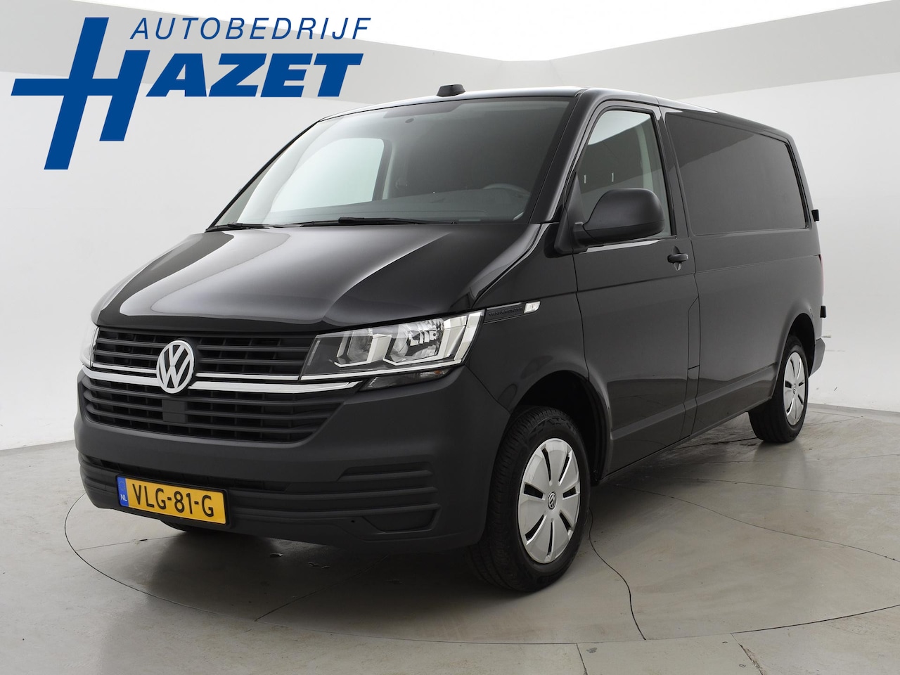 Volkswagen Transporter - T6.1 2.0 TDI L1H1 DEEP BLACK PEARL + APPLE CARPLAY | TREKHAAK - AutoWereld.nl