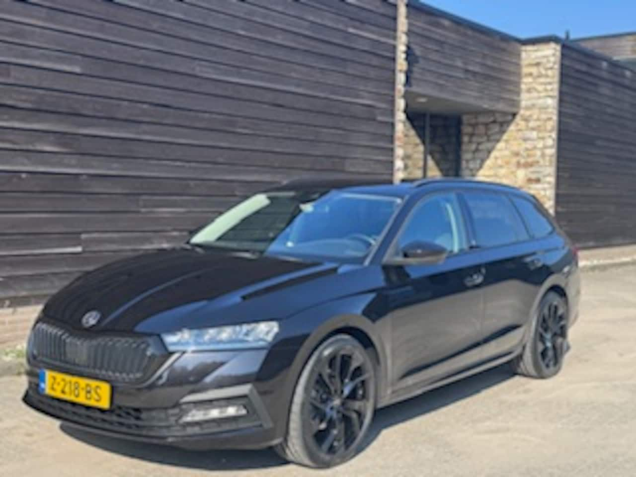 Skoda Octavia Combi - 1.5 TSI Greentech 150pk First Edition | Trekhaak | ACC | - AutoWereld.nl