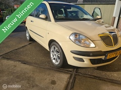 Lancia Y(psilon) - Ypsilon 1.2-16V Platino Apk 3-2-2-26