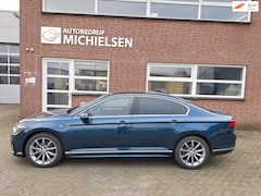 Volkswagen Passat - 1.5 TSI R-Line Elegance Business +.Pano.trekhaak