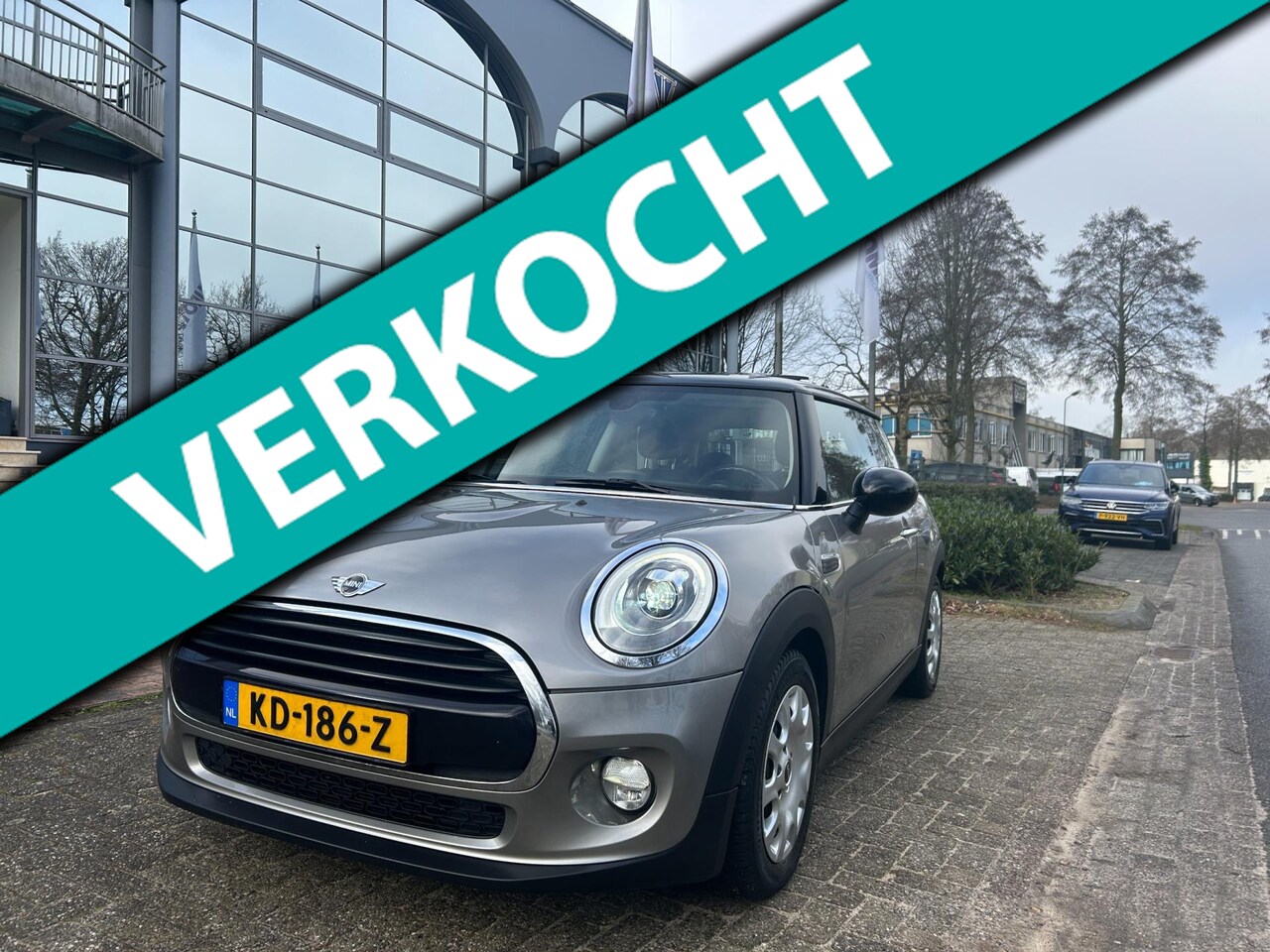 MINI Cooper - Mini 1.5 Pepper panoramadak,navi,158000 km - AutoWereld.nl