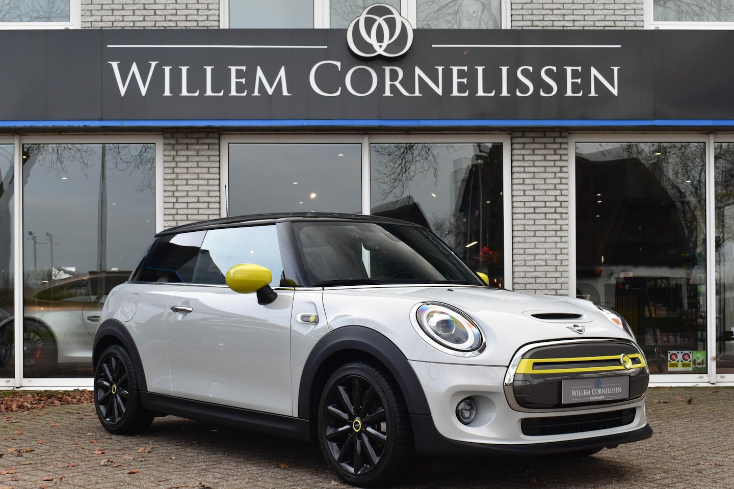 MINI Mini-Electric - Essential 33 kWh - AutoWereld.nl