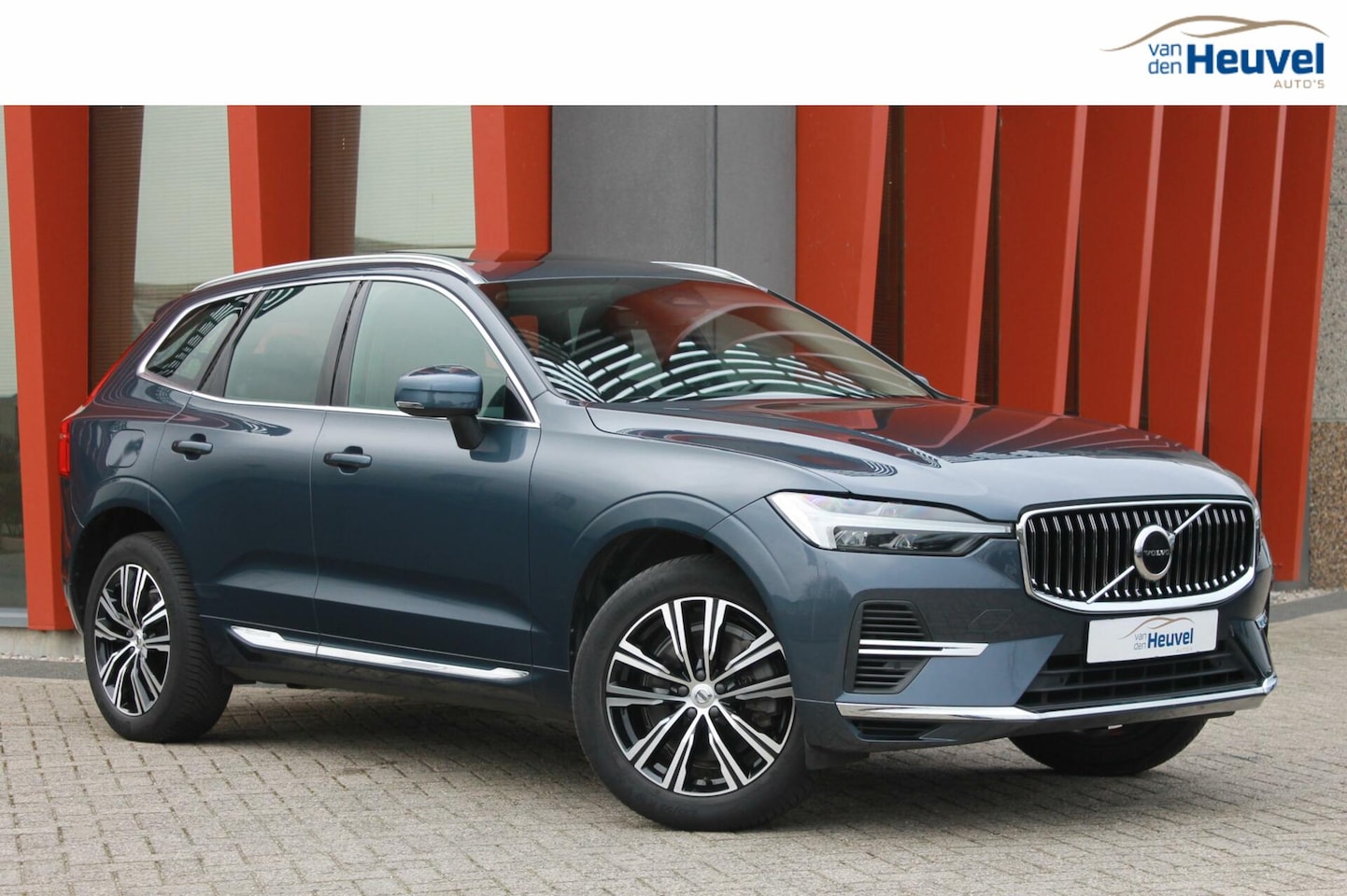 Volvo XC60 - T6 Recharge AWD Inscription | Longe Range | Panoramadak | Leder | Pilot Assist | HUD | Sto - AutoWereld.nl