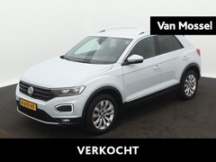 Volkswagen T-Roc - 1.5 TSI Sport | Trekhaak | Navigatie | Automatische Airco (Climate Control) | Led Koplampe